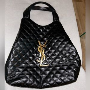 ICARE MAXI SHOPPING BAG IN QUILTED LAMBSKIN
